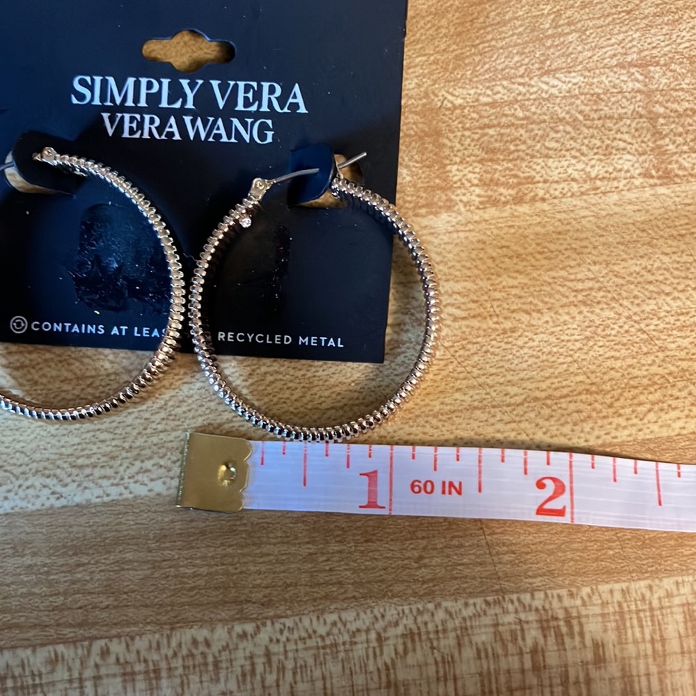 🌸Vera Wang Gold Hoops - Picture 5 of 5